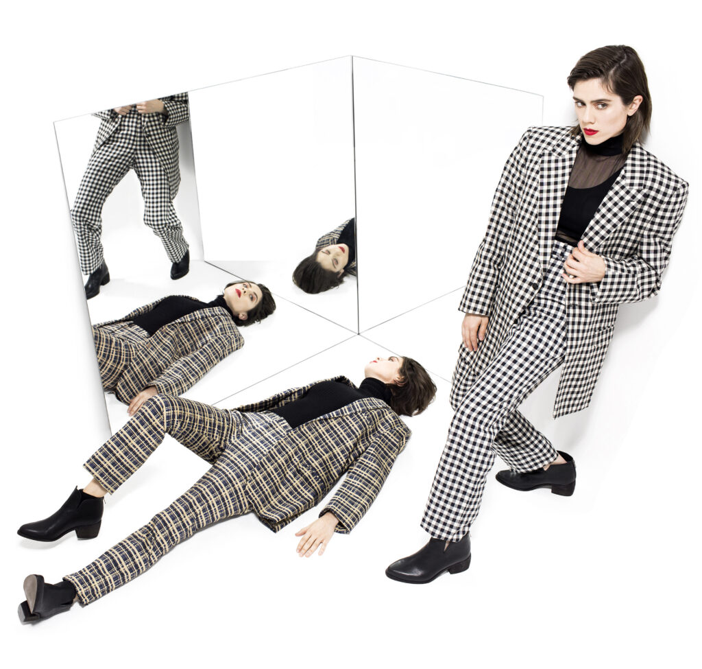 TeganAndSara-mirrors