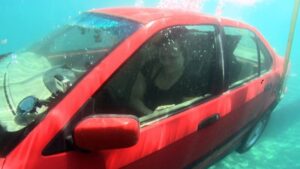 the-list-underwater-escape-car