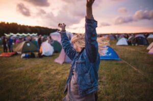 falls festival girl dancing