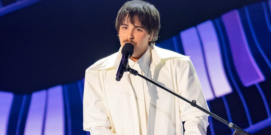 Marshall Hamburger, winner of Australian Idol Season 10 (2025), performs at the grand finale while playing the piano