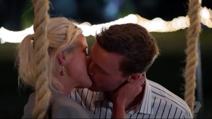 matt olivia kiss farmer wants a wife