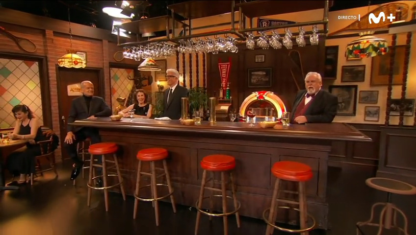 The Cheers cast including Ted Danson, Rhea Pearlman, George Wendt, John Ratzenberger and Kelsey Grammar, had an epic reunion complete with the set.