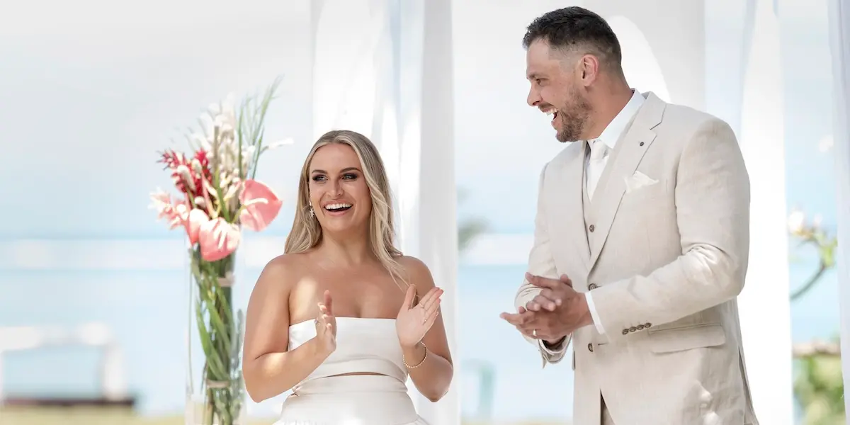 Amy and Mike on Stranded On Honeymoon Island