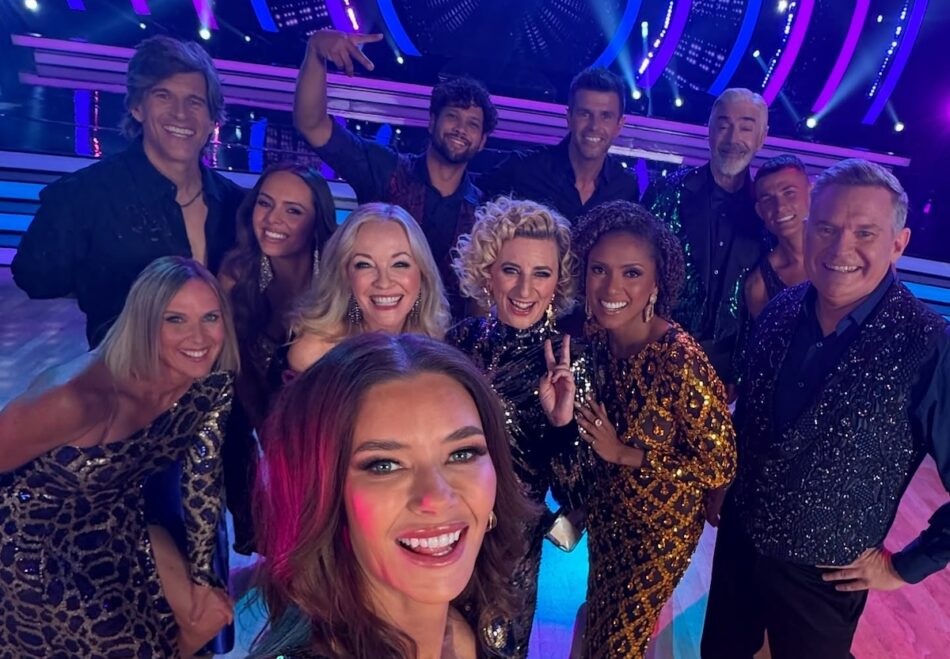 Mia with the Dancing with the Stars 2025 cast.