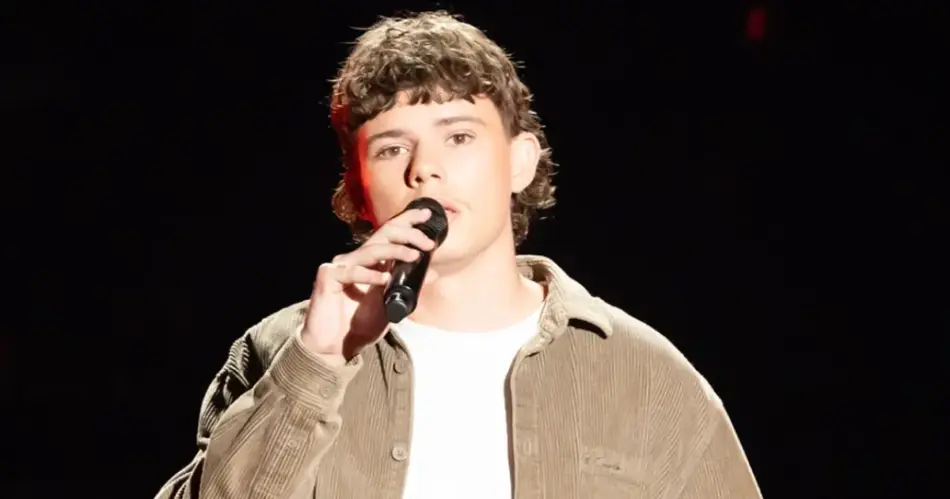 Charlie O'Derry performs on The Voice