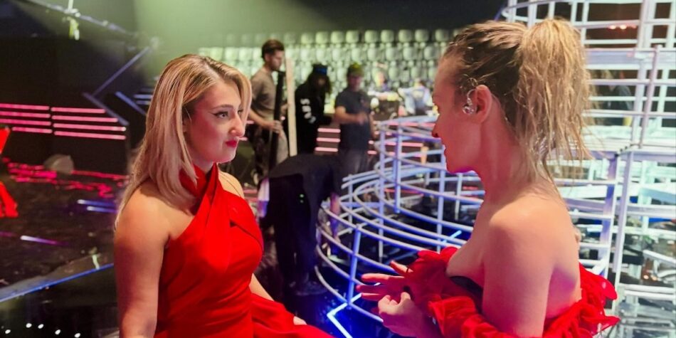 Kate Miller-Heidke giving Alyssa Delpopolo some pre-show advice.
