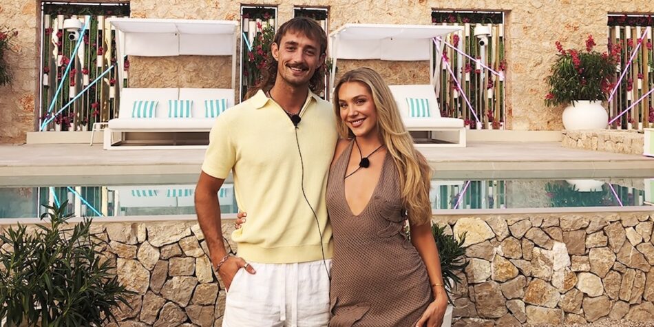 Sharn and Ross on Love Island Australia 2025.