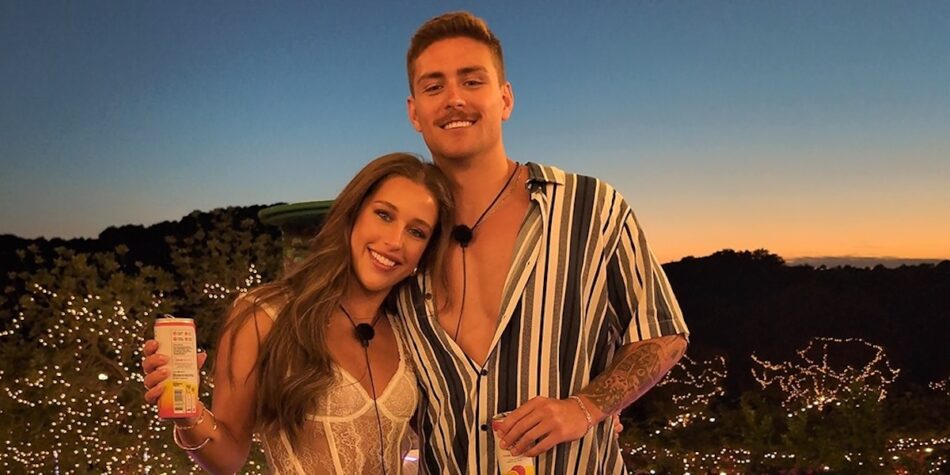 Yana and Kye on Love Island Australia. 