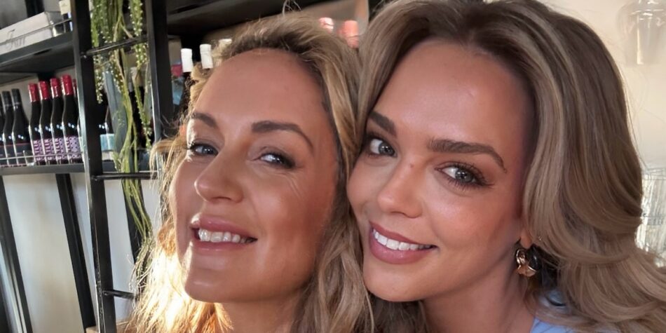 Alissa with her friend. Image: Instagram. 