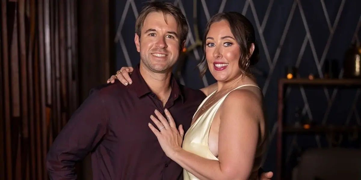 Steven and Rachel hugging on mafs