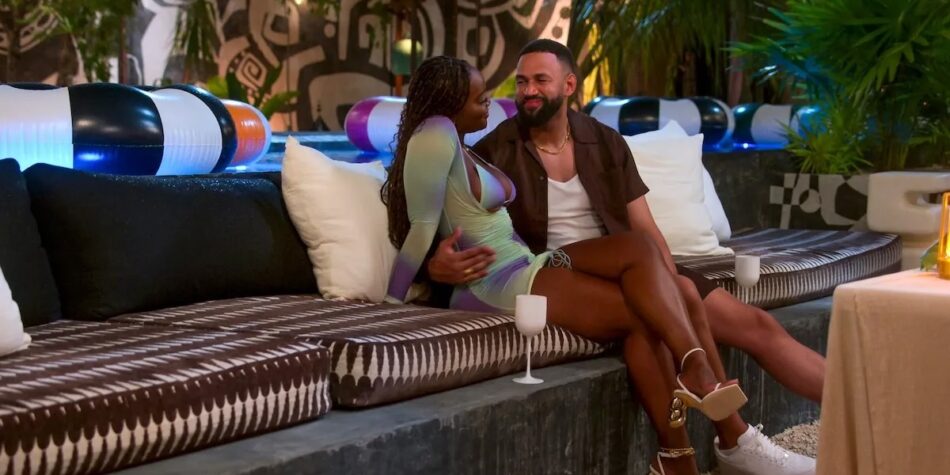 AD and Ollie at the Perfect Match Season 3 villa. Image: Netflix.