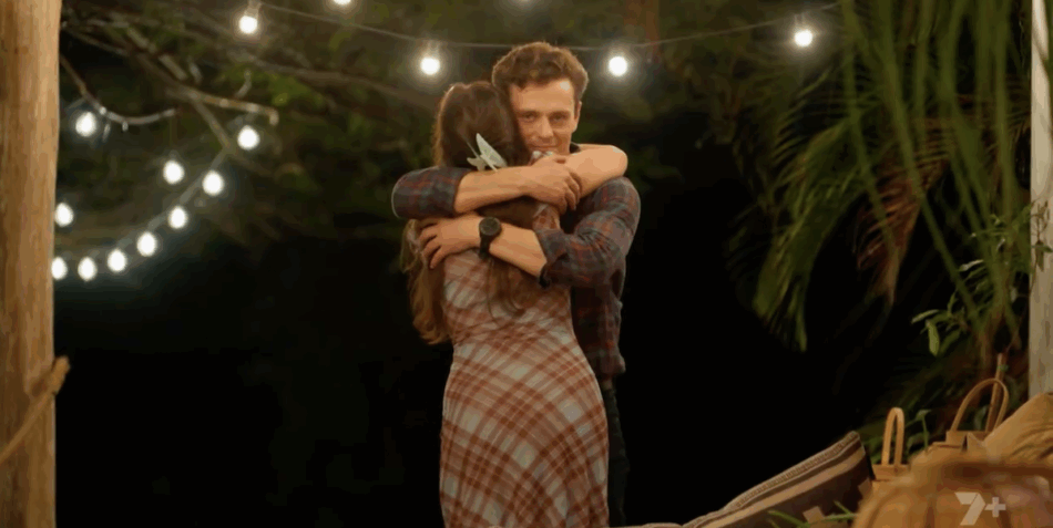 Farmer Alex hugging Delia. Image: Seven.