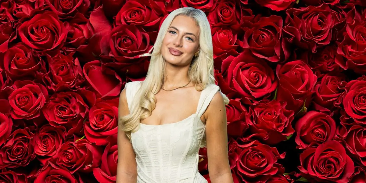 Scarlett from FWAW with roses